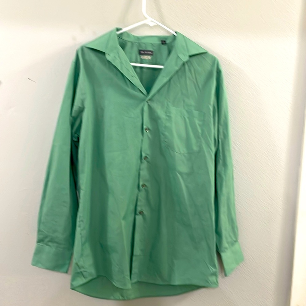 Van Heusen button down